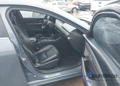 2021 Mazda Mazda3 Premium из США, поврежденный, VIN JM1BPAML9M1320173